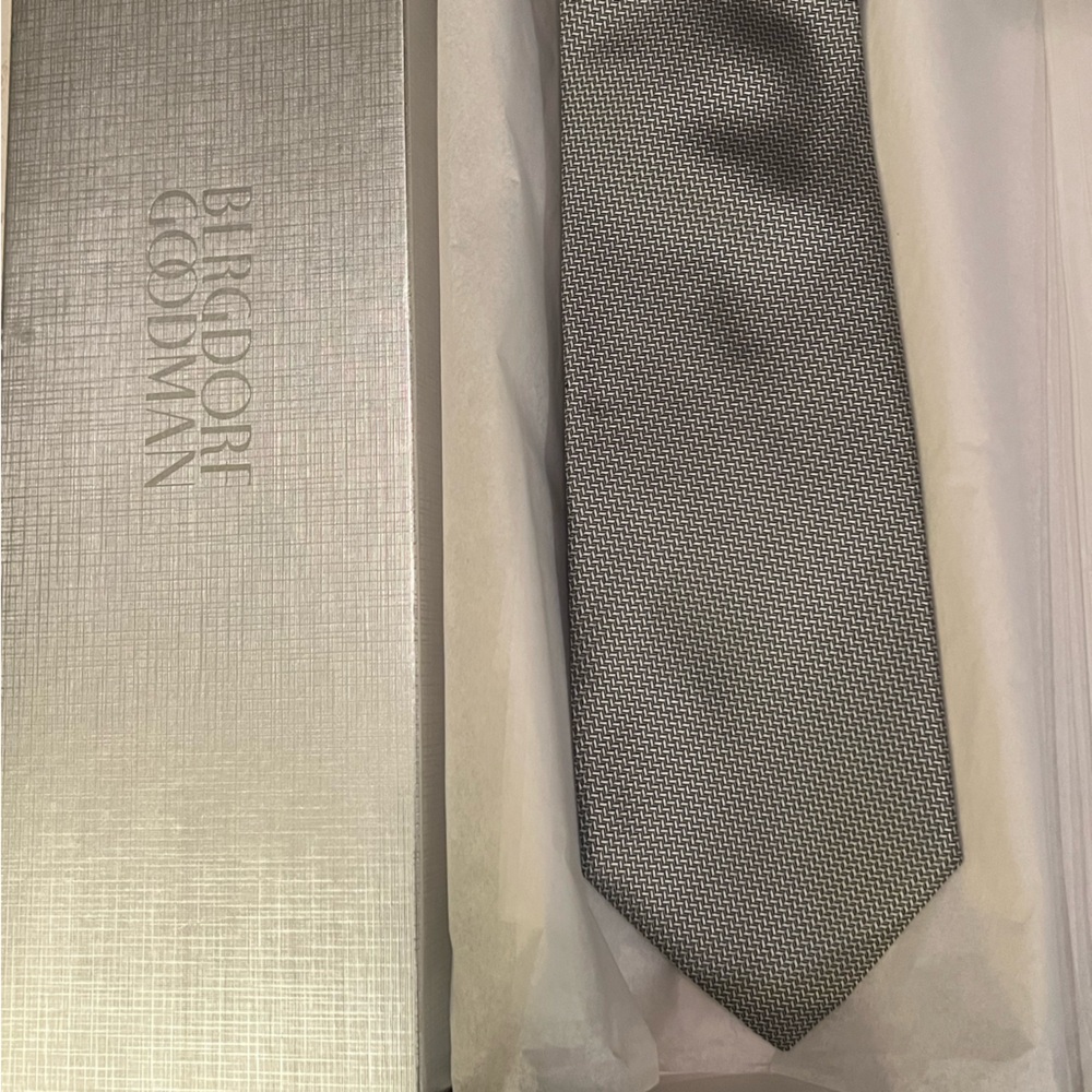 Charvet Silver 100% Silk tie made in France, from Bergdorf Goodman Fifth Avenue